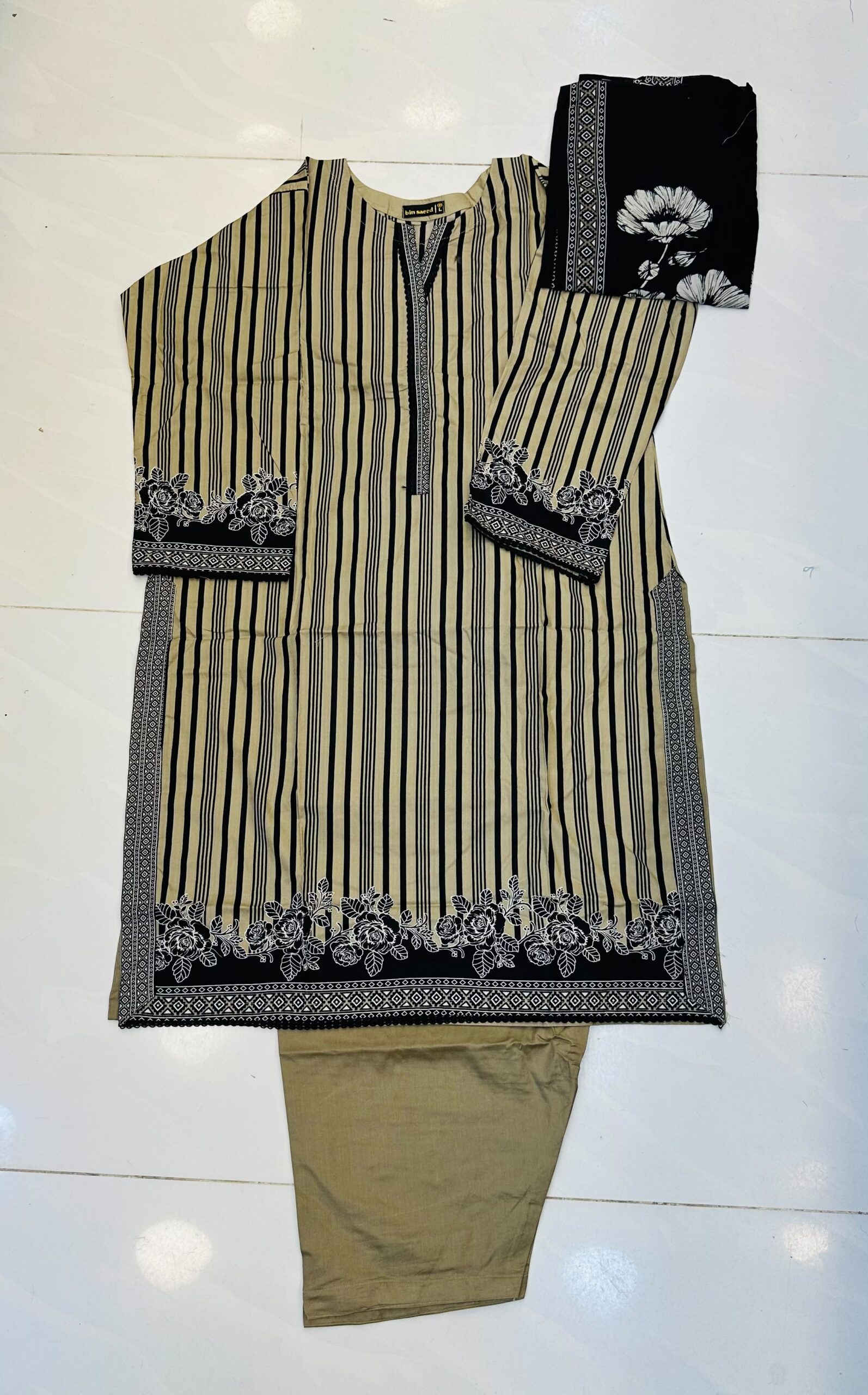 WhatsApp Image 2026-07-09 at 4.00.43 PM Bin Saeed Readymade 3-Piece Printed Lawn Suit 5 - Image 1